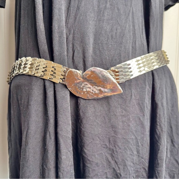 Accessories - Vintage Silver Scale Stretch Belt With Leaf Buckle Women’s Fits Small/Medium